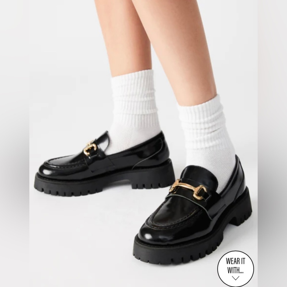 Steve Madden - LANDO black lug loafers with gold buckle, size 8.5